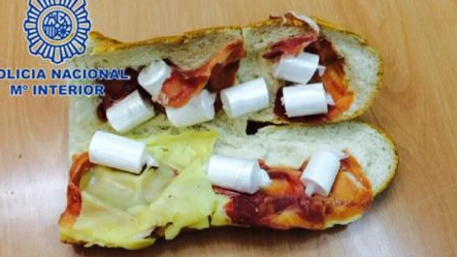 Un bocadillo de jamón y queso con 100 gramos de cocaína