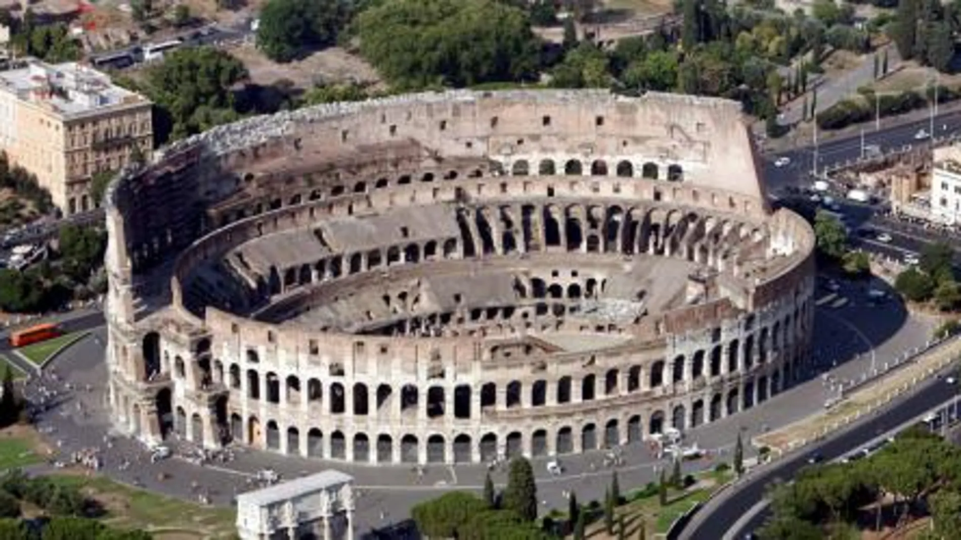 Imagen aérea del coliseo romano