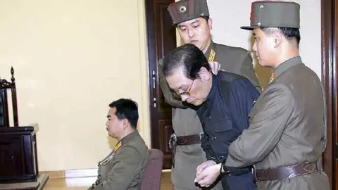 El tío de Kim Jong Un fue devorado vivo por perros