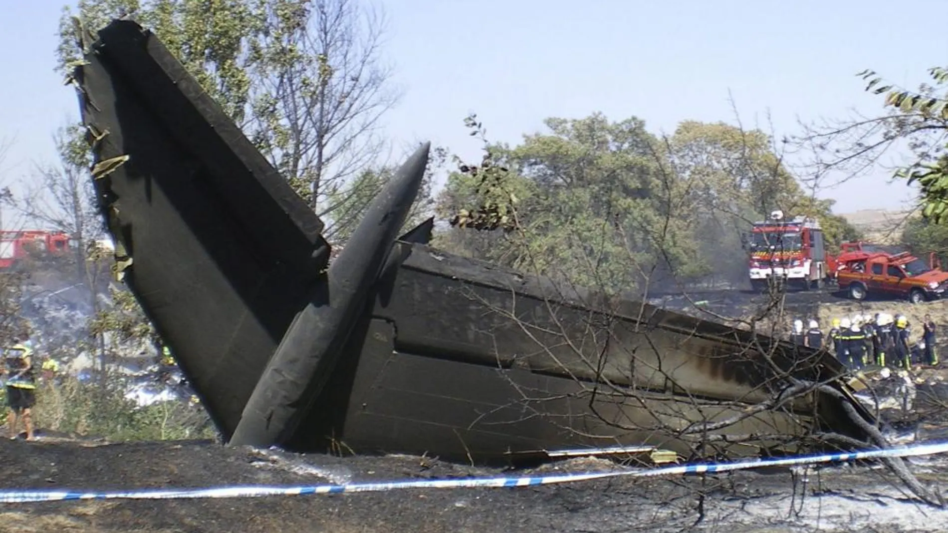 El avión siniestrado se precipitó contra el suelo durante la maniobra de despegue
