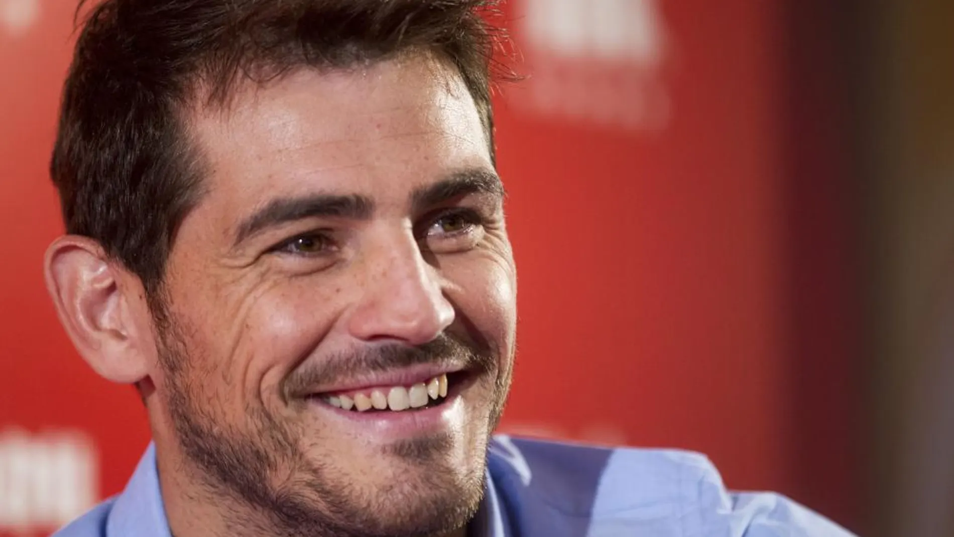 El portero del Real Madrid Iker Casillas durante la inauguración del Sports Bar en la Terminal 2 del Aeropuerto Adolfo Suárez Madrid-Barajas