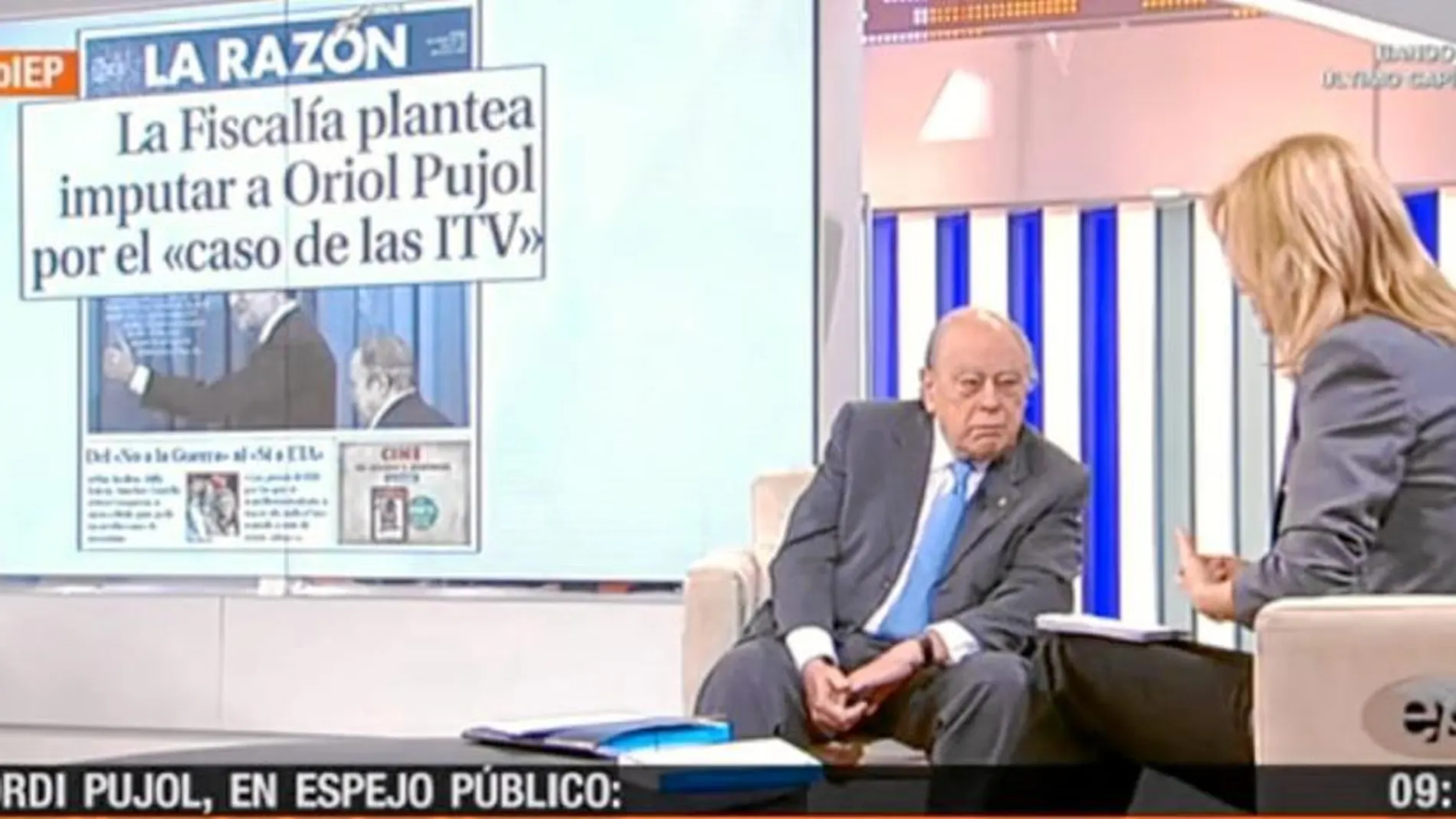 Jordi Pujol, ayer, con Susana Griso, durante su entrevista en Antena 3
