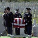 Funeral por un soldado estadounidense muerto en combate.
