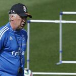 El técnico del Real Madrid, Carlos Ancelotti, durante la rueda de prensa tras el último entrenamiento del equipo