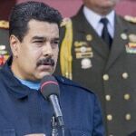 El presidente de Venezuela, Nicolás Maduro, habla tras la reunión con los cancilleres de la Unión de Naciones Suramericanas (Unasur), en el palacio de Miraflores