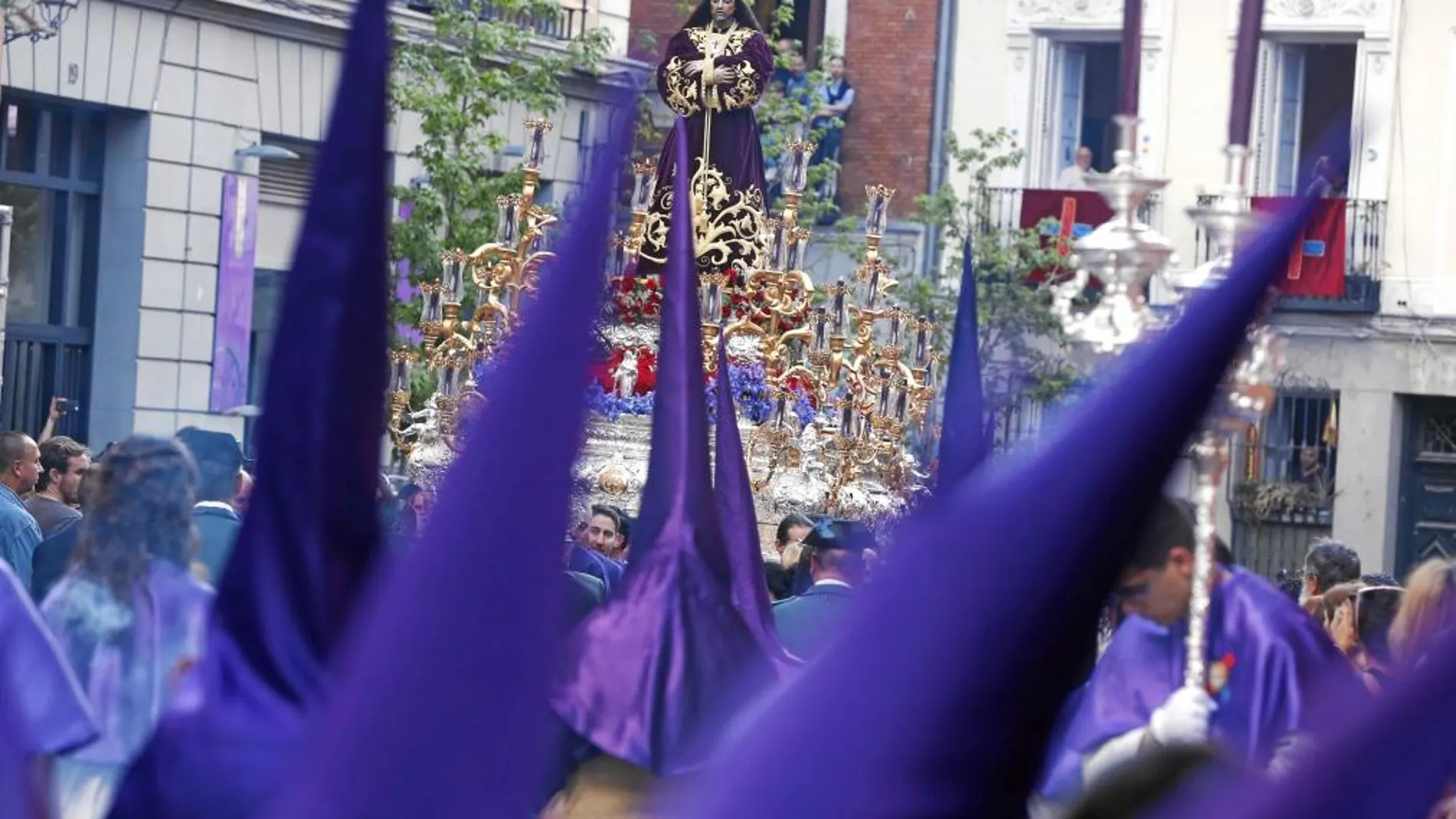 La imagen de Jesús El Pobre en su recorrido por las calles del centro de la capital.