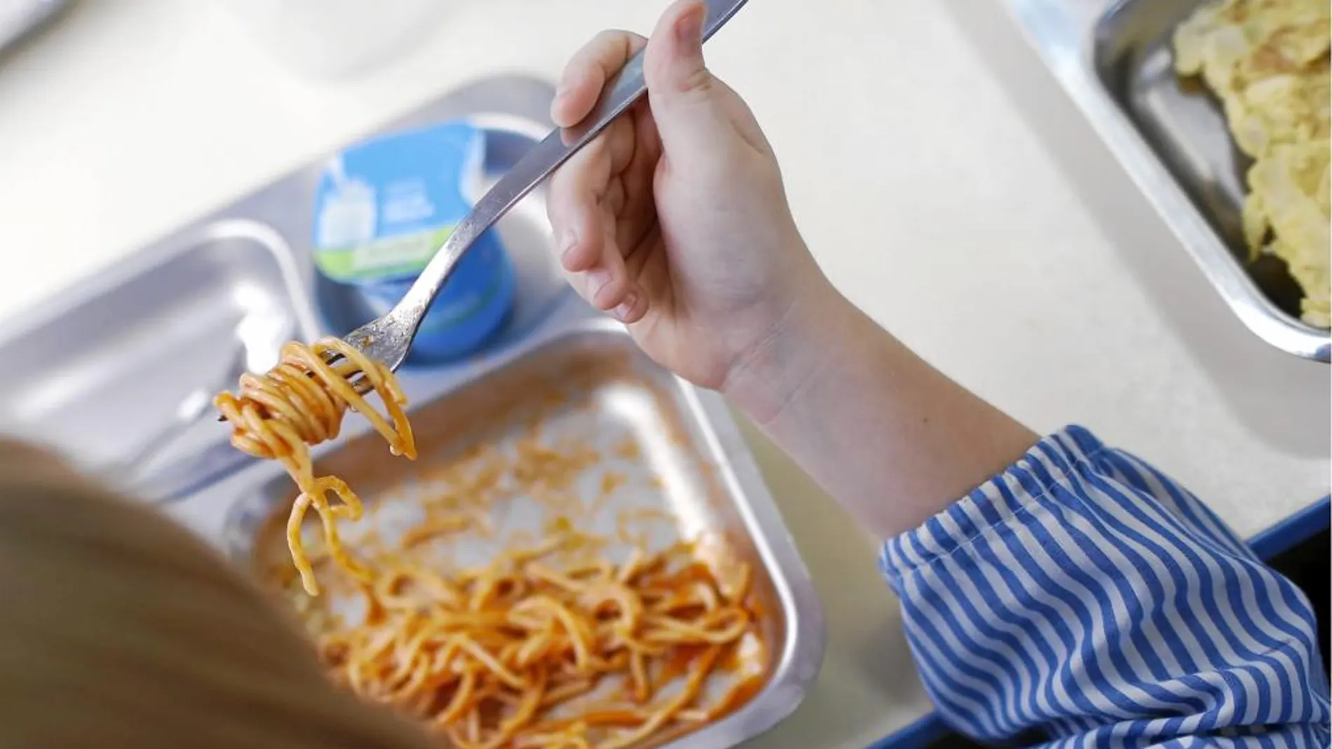El objetivo es que los estudiantes sean conscientes del impacto económico, ambiental y social de desperdiciar y tirar alimentos a la basura
