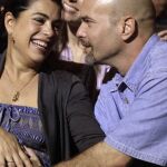 Adriana Pérez y su esposo, el agente cubano Gerardo Hernández, liberado pocos días antes por Estados Unidos.