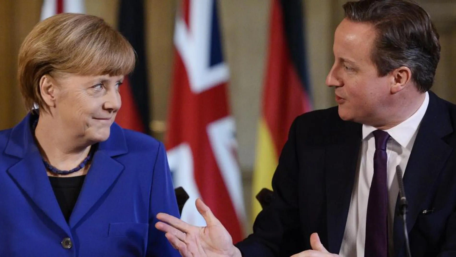 La canciller alemana, Ángela Merkel y el primer ministro británico, David Cámeron