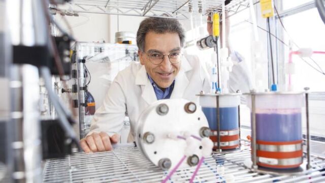 Michael J. Aziz, uno de los creadores de la nueva batería