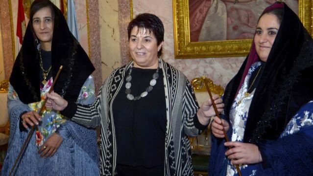 Clara Luquero con Beatriz (d) y Susana Bermejo Burgos (i)