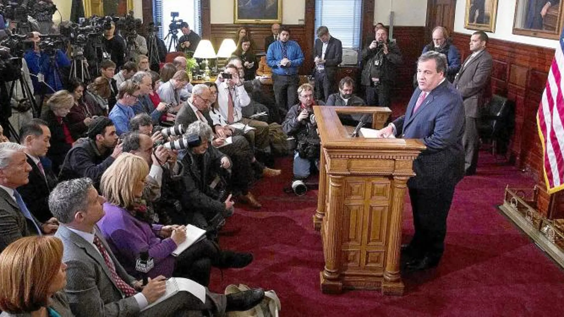 Chris Christie, ayer, durante la rueda de prensa que ofreció en Nueva Jersey