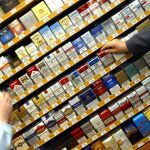 El Gobierno británico estudia prohibir las marcas en los paquetes de tabaco