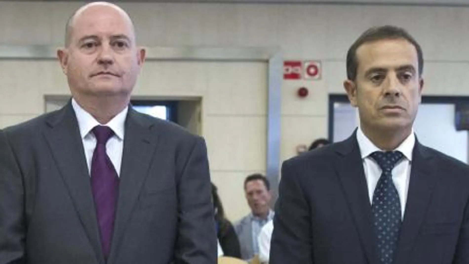 Enrique Pamiés y José María al inicio del juicio del denominado caso Faisán, en la Audiencia Nacional.