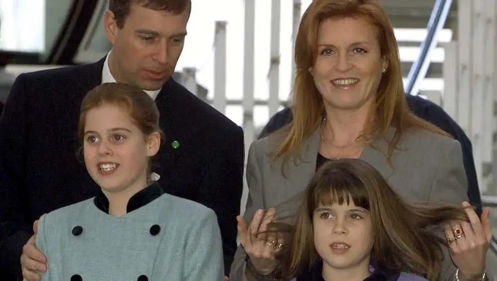 Sarah Ferguson con el príncipes Andrés y sus hijas en una imagen de archivo