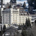 El impresionante hotel Palace de Gstaad, donde se celebró el convite para 300 invitados.