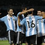 En la imagen, el jugador de la selección de fútbol de Argentina Sergio Agüero (1º d) junto a Lionel Messi (d), Angel Di maría (1º izq) y Gonzalo Higuaín (izq)