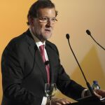 Rajoy sigue el 9N en su despacho