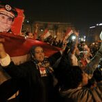 Banderas de Egipto y fotos del general Al Sisi tras los resultados de la votación