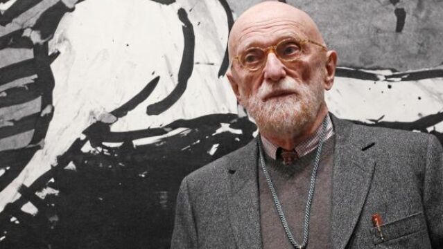 El pintor, ayer en el Círculo, con la Medalla de Oro