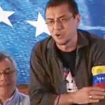 Juan Carlos Monedero siempre ha mostrado sus simpatías por el régimen venezolano. En la foto, días después de la muerte de Chávez, en marzo de 2013, durante una mesa redonda en Caracas