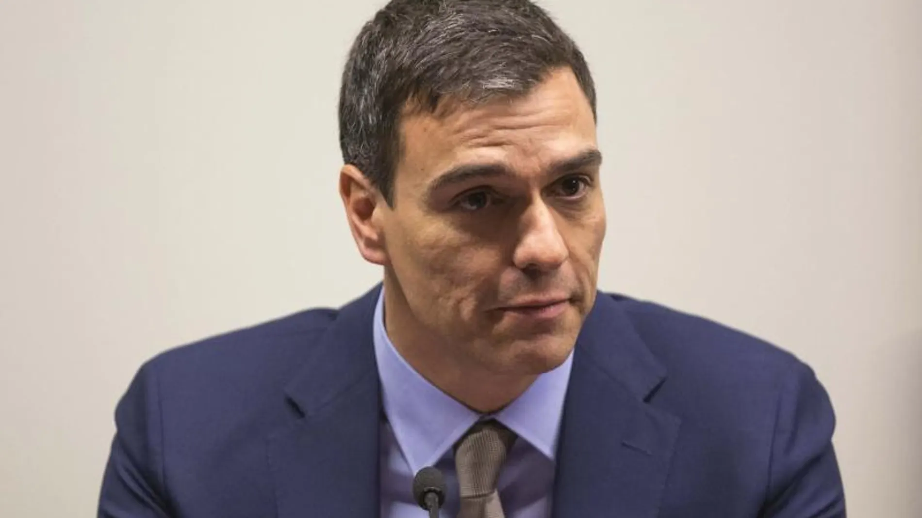 Sánchez supera en punto y medio a Rajoy en valoración de líderes