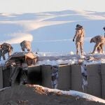 Los militares españoles desmontan la base de patrullas
