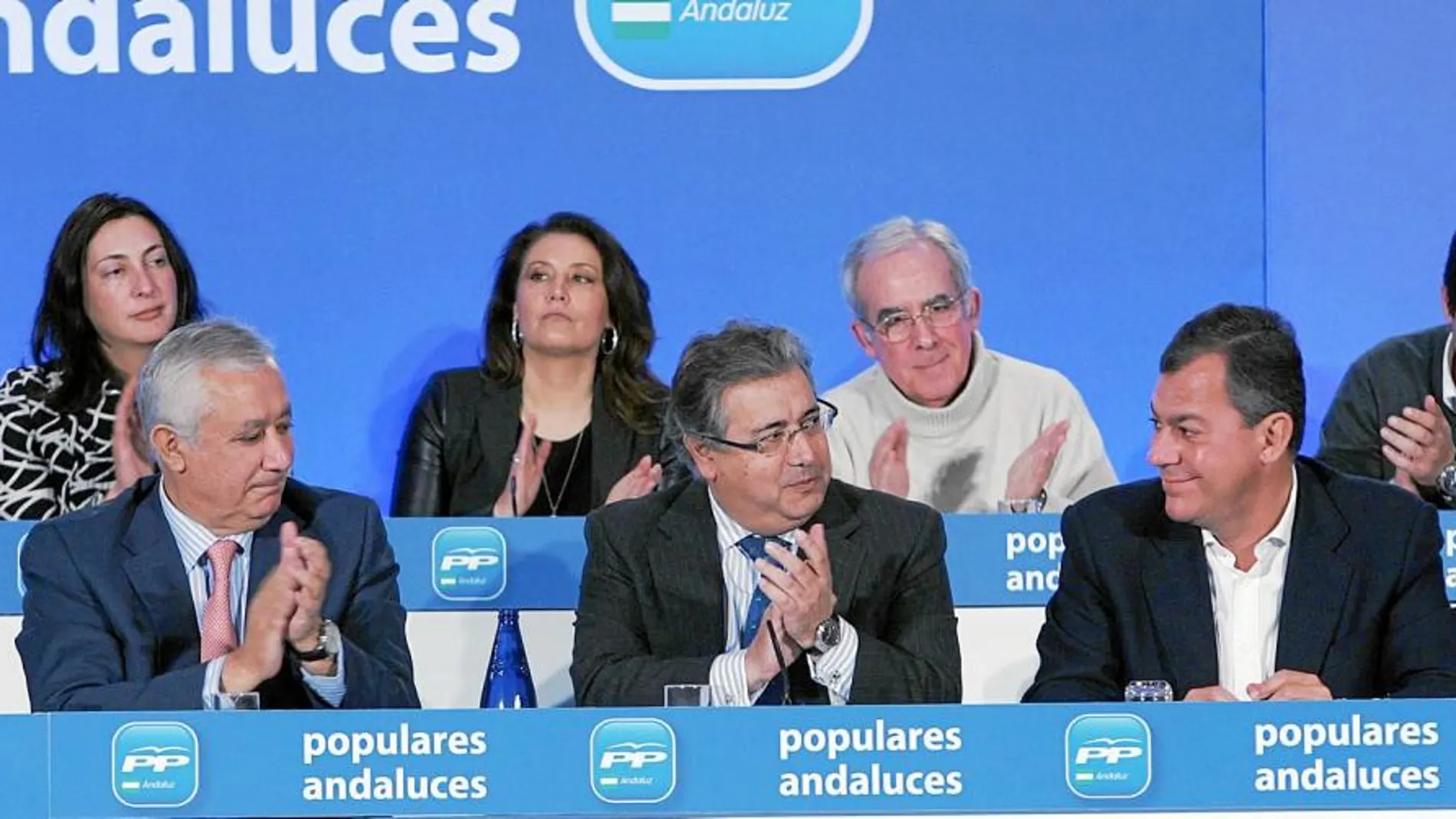 La dirección del PP-A respaldó ayer públicamente a José Luis Sanz y Zoido mostró de nuevo que tiene su respaldo para sucederle en el cargo