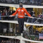 El funambulista Nik Wallenda logra dos nuevos récords