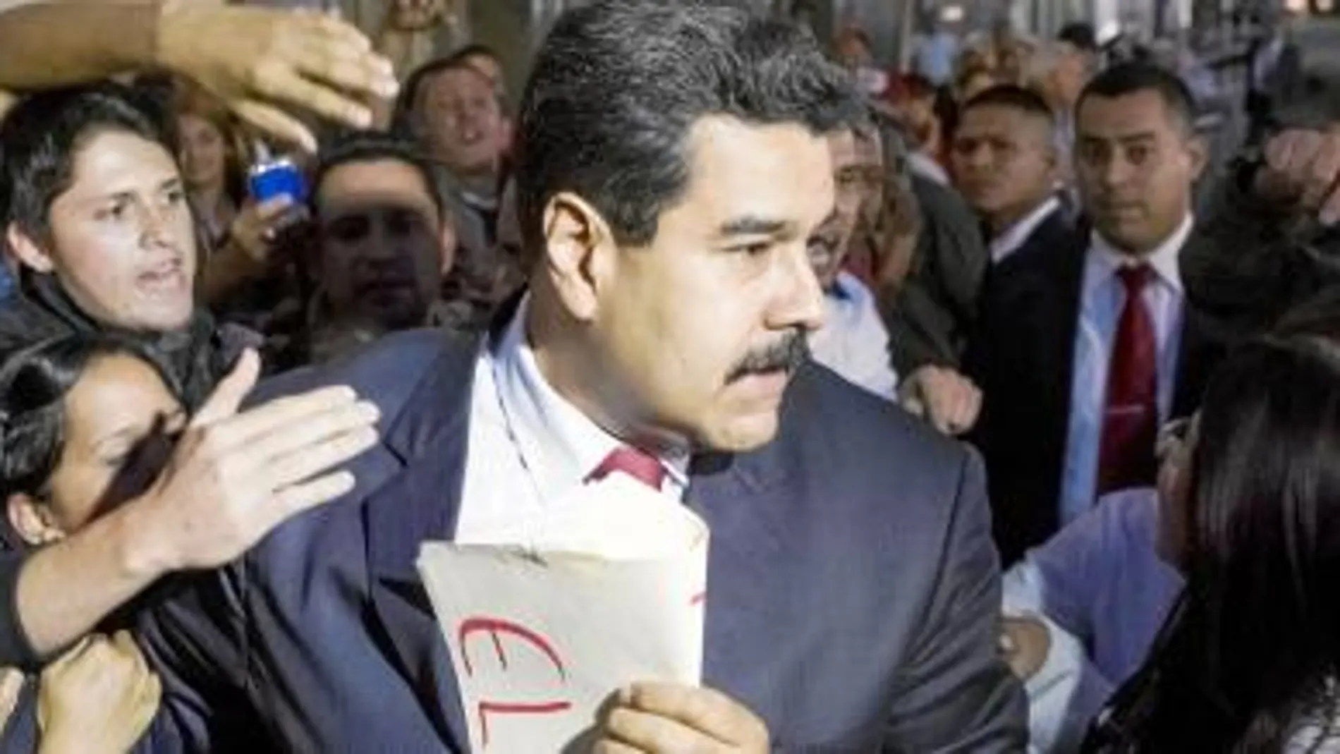 El presidente Nicolás Maduro, ayer, al salir del Ministerio de Exteriores, en Caracas