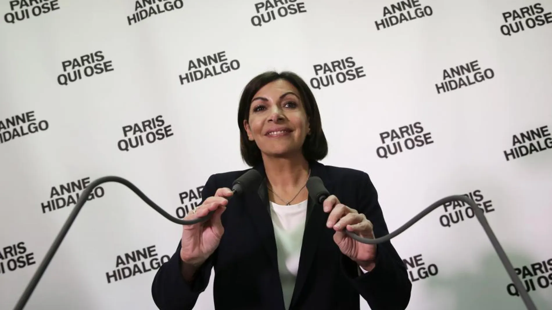 Anne Hidalgo anuncia la victoria en las municipales a la alcaldía de París