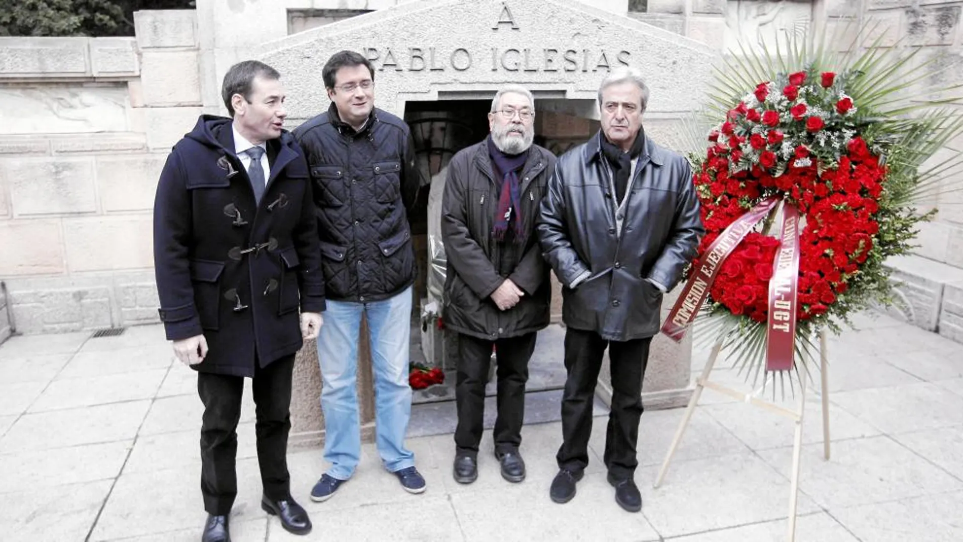 Tomás Gómez, Óscar López, Cándido Méndez y José Ricardo Martínez, ayer en el homenaje a Pablo Iglesias