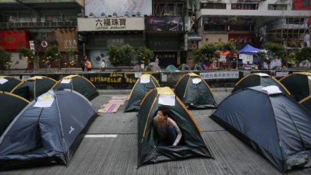 Los manifestantes siguen ocupando las calles en el distrito de Mong Kok