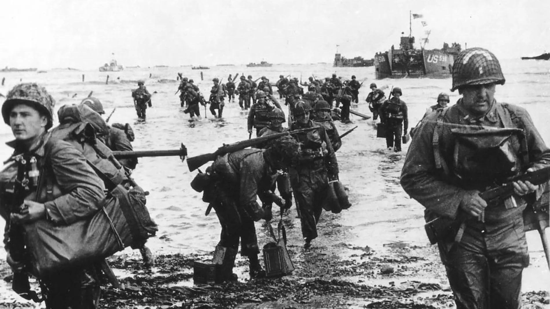 Tropas de Estados Unidos desembarcan en Omaha Beach el Día D