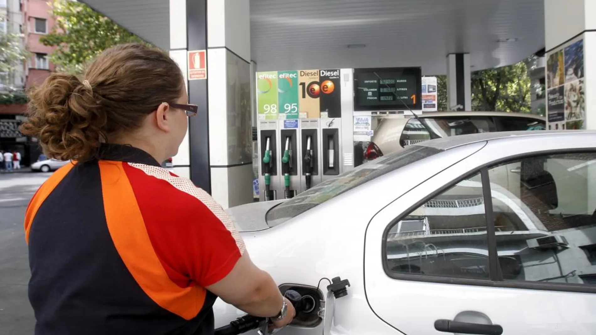 Los carburantes siguen al alza en el puente de San José