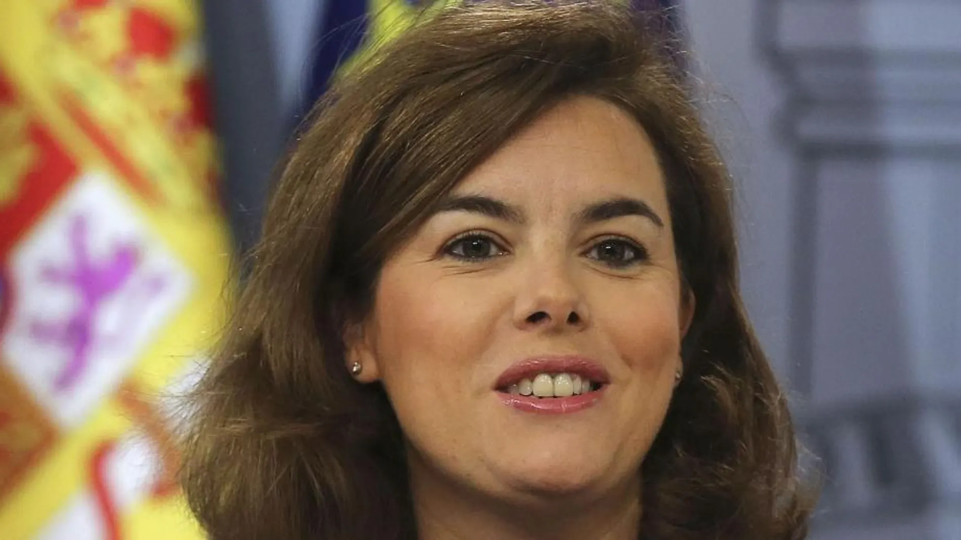 La vicepresidenta del Gobierno español Soraya Sáenz de Santamaría durante la rueda de prensa posterior a la reunión del Consejo de Ministros hoy.