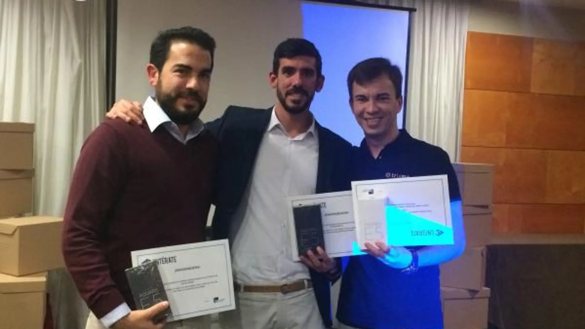 El equipo de AJE Madrid tras ser nombrado vencedor de las Batallas de Emprendedores durante la jornad
