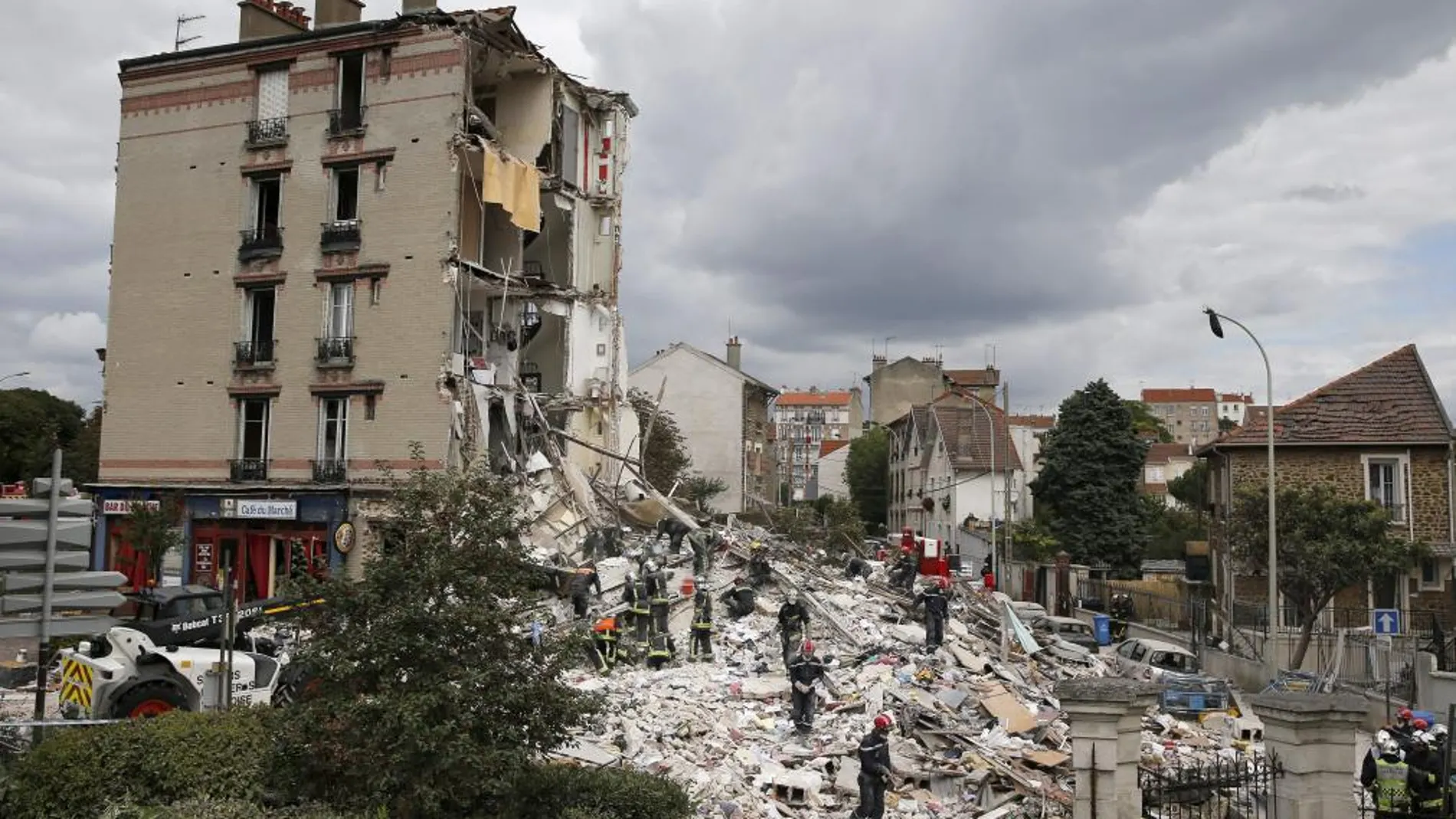 Ya son ocho los muertos en el derrumbe de un edificio en Francia