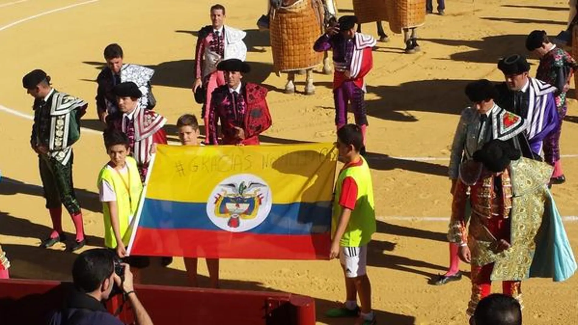 Homenaje de la afición de Villaseca de la Sagra a los novilleros colombianos en huelga de hambre