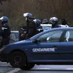 Agentes de la gendarmería francesa
