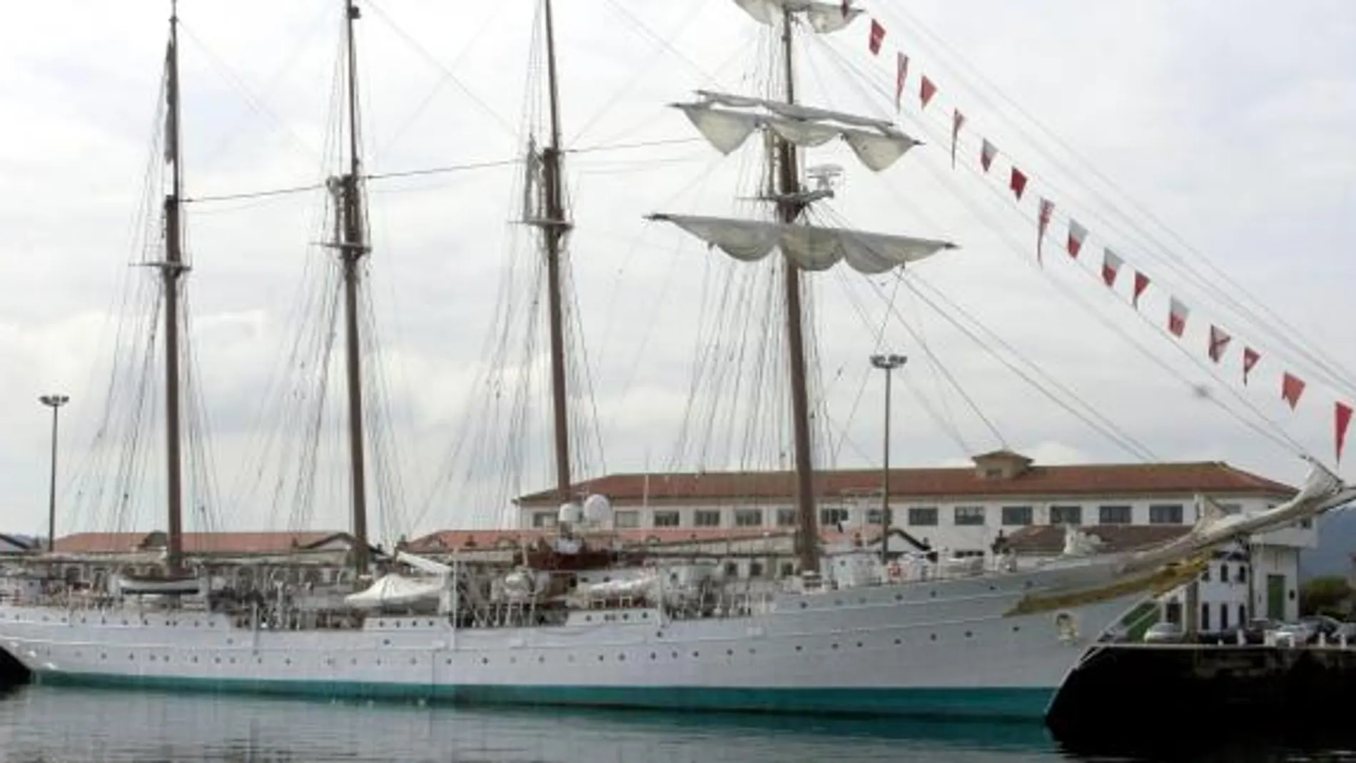 El buque escuela de la Armada Juan Sebastián de Elcano