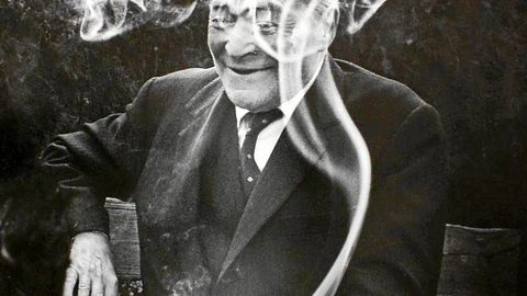 Entre los documentos del archivo hay una postal de Josep Pla