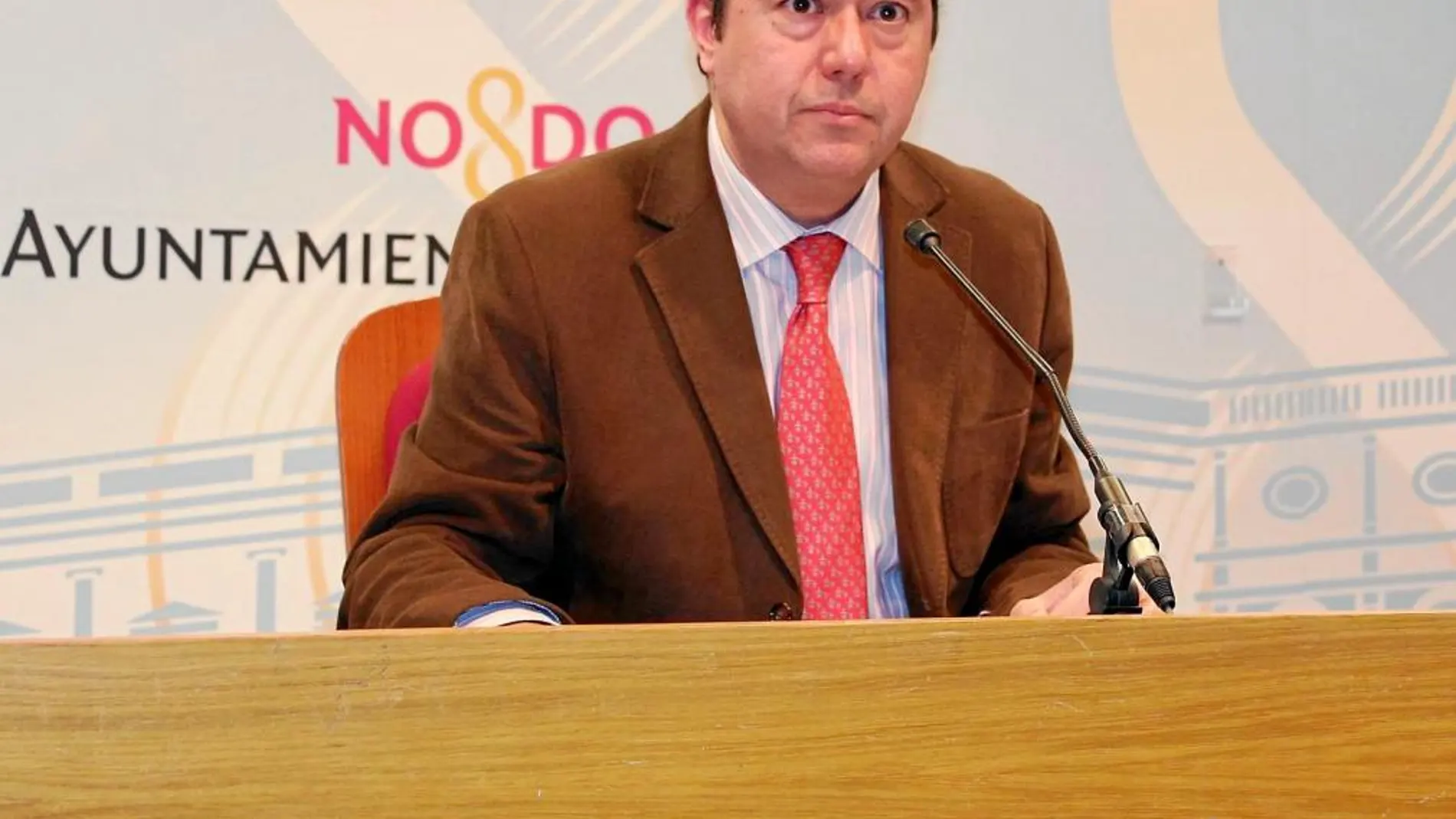 Espadas ofrece «colaboración» para llegar a acuerdo