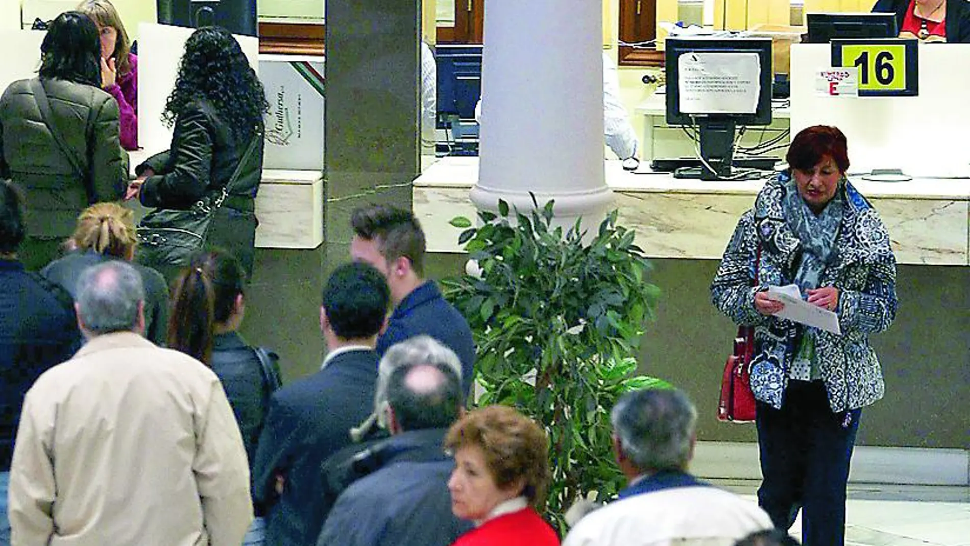 60.000 ciudadanos no han cobrado aún la Renta de 2011