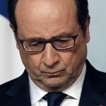 Hollande ha dicho que "ninguna mancha debe mancillar el uniforme"