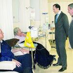 El conseller de Sanidad visitó ayer las nuevas instalaciones del Hospital de Día del Doctor Peset