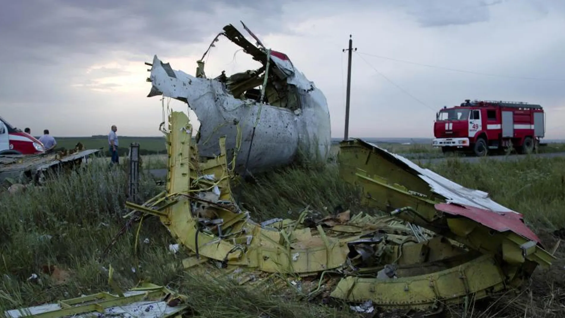 298 personas fallecieron en el vuelo de Malaysia Airlines que fue alcanzado por un misil.