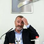 El escritor Arturo Perez-Reverte, durante la rueda de prensa