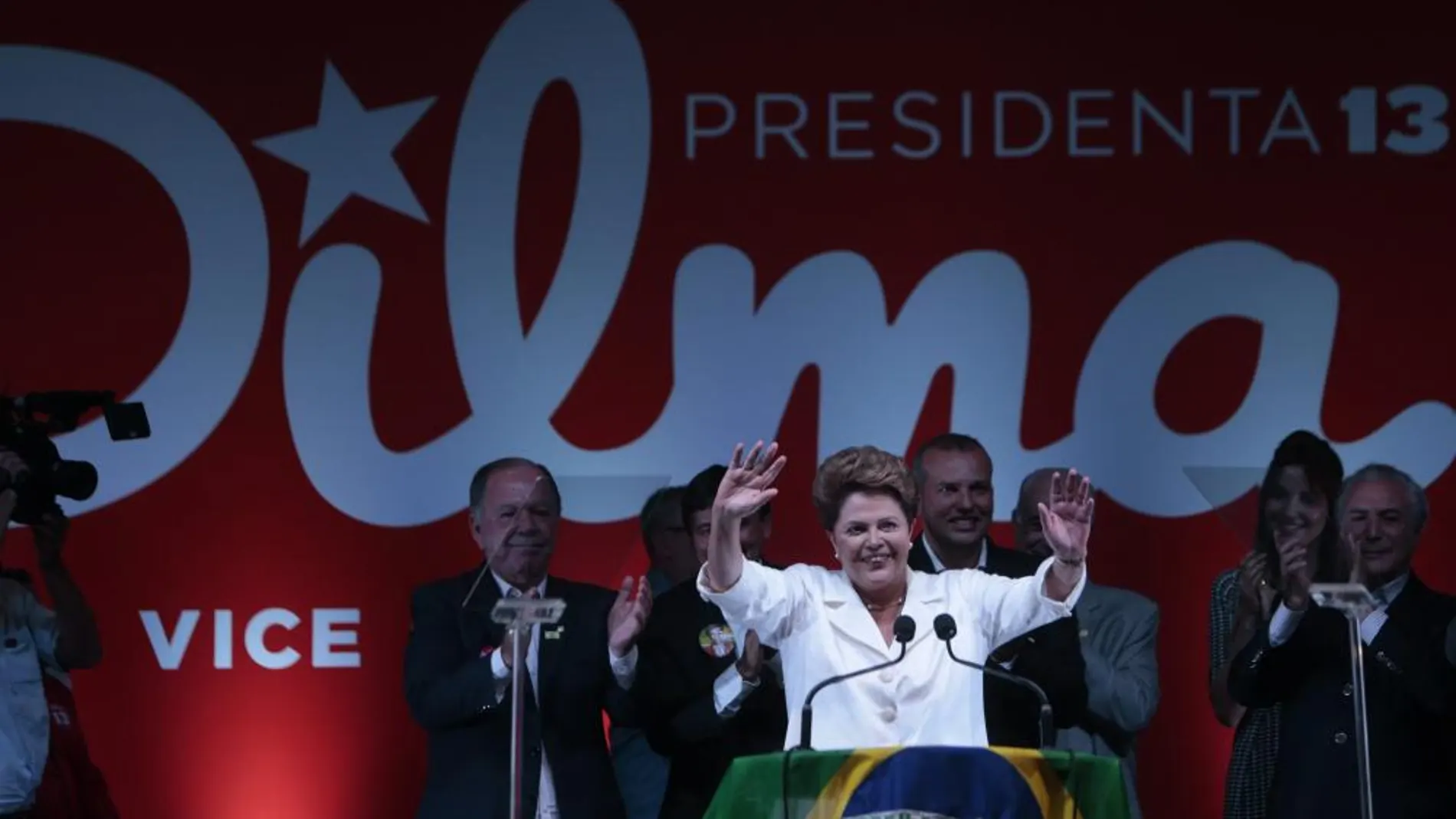 La presidenta brasileña reelecta Dilma Rousseff en la sede de su campaña en Brasilia (Brasil).