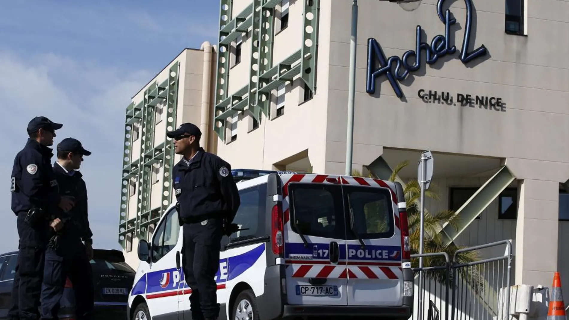 Agentes de policía en Niza (Francia)